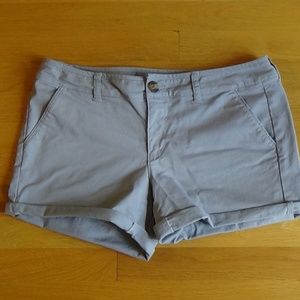 American Eagle Stretch Khaki Midi Short - 10